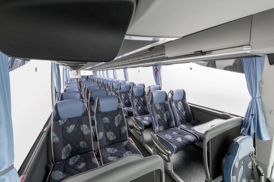 Интерьер Mercedes-Benz Tourismo 17/3 RHD 2017 года  (фото 26 из 27)